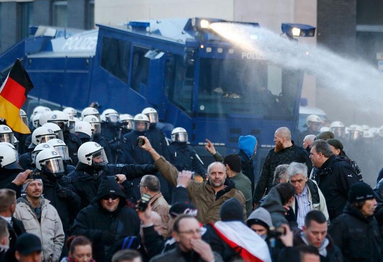 протесты Pegida