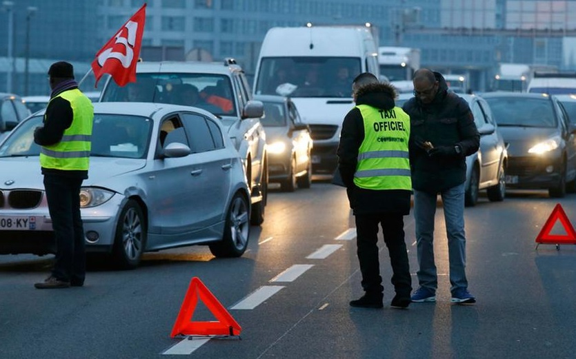 протесты в Париже