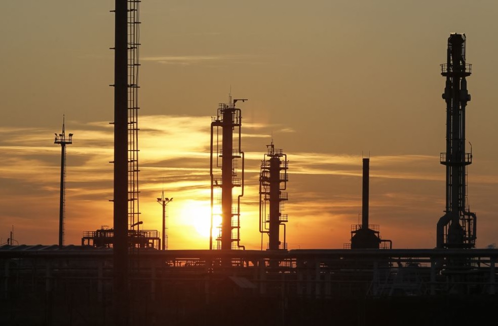 Нефть может упасть в цене из-за соглашения Саудовской Аравии и России