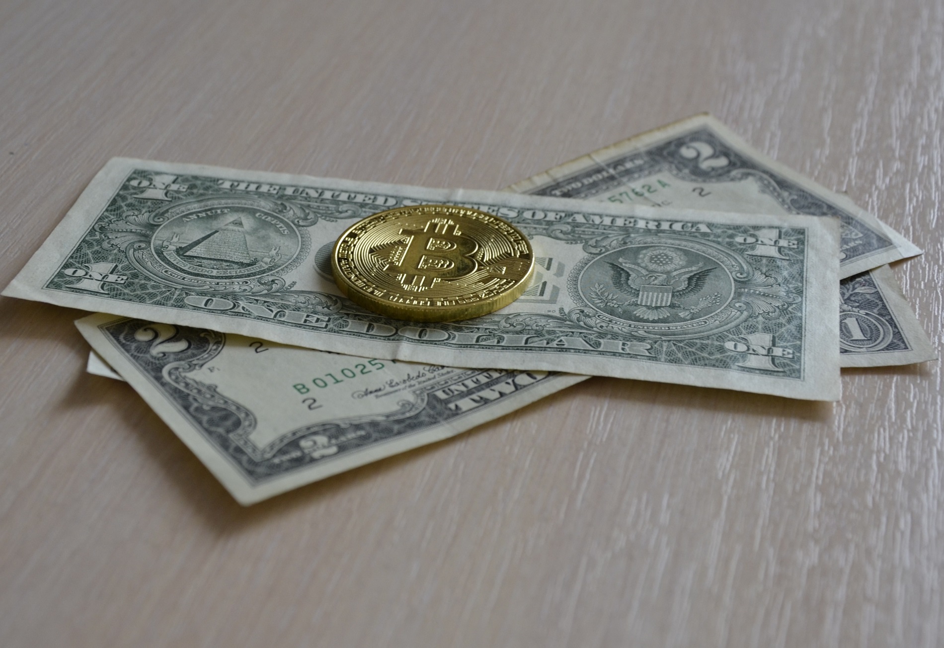 Обесценивание биткоина