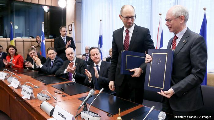 Украина подписала политическую часть Соглашения об ассоциации
